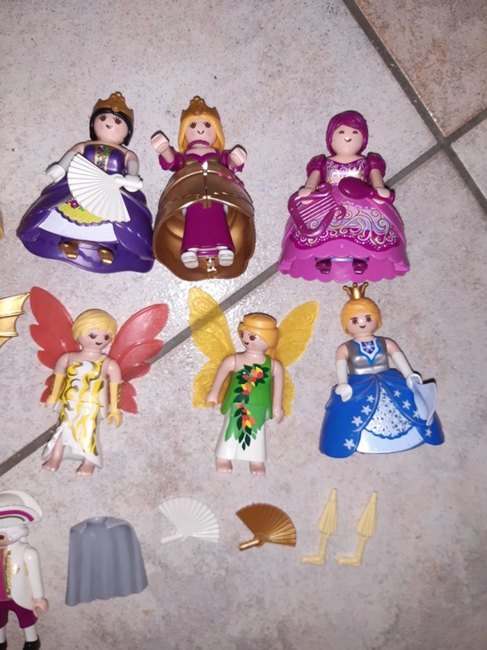 12 figurines playmobil - photo numéro 3