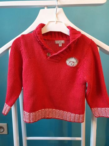 Pull 12 mois très bon état Chaud