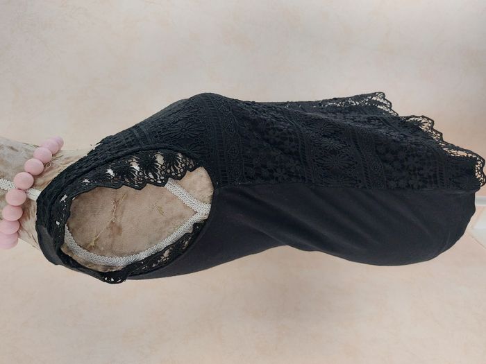Top sans manches Stradivarius noir dentelle taille M - photo numéro 6