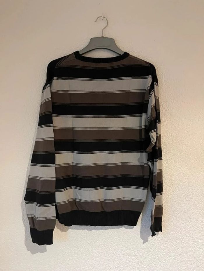 Pull col V taille XL - photo numéro 2