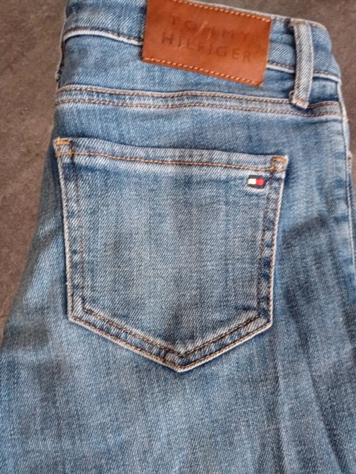Jean Tommy Hilfiger - photo numéro 2