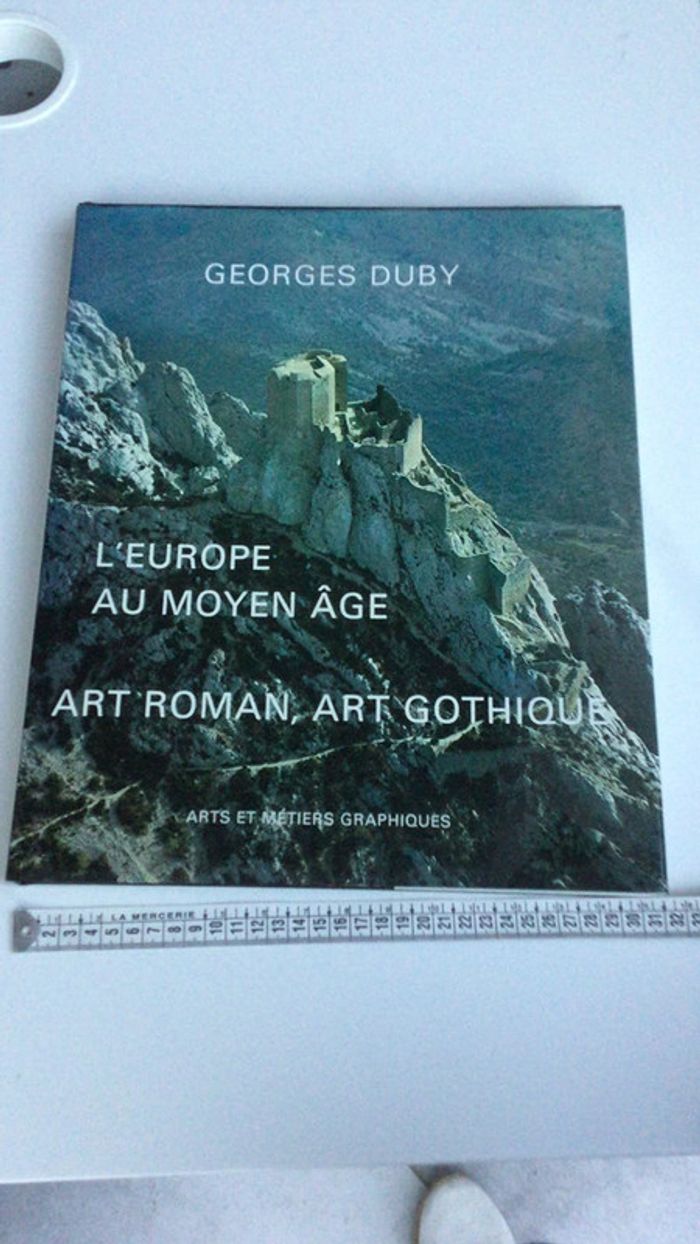 Livre l’Europe au moyen âge art roman art gothique exclusivité vintage qualité - photo numéro 2