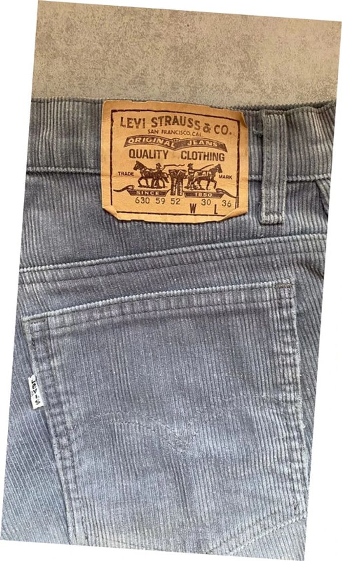 Short en velours gris Levi's 630 rework W30 - photo numéro 3