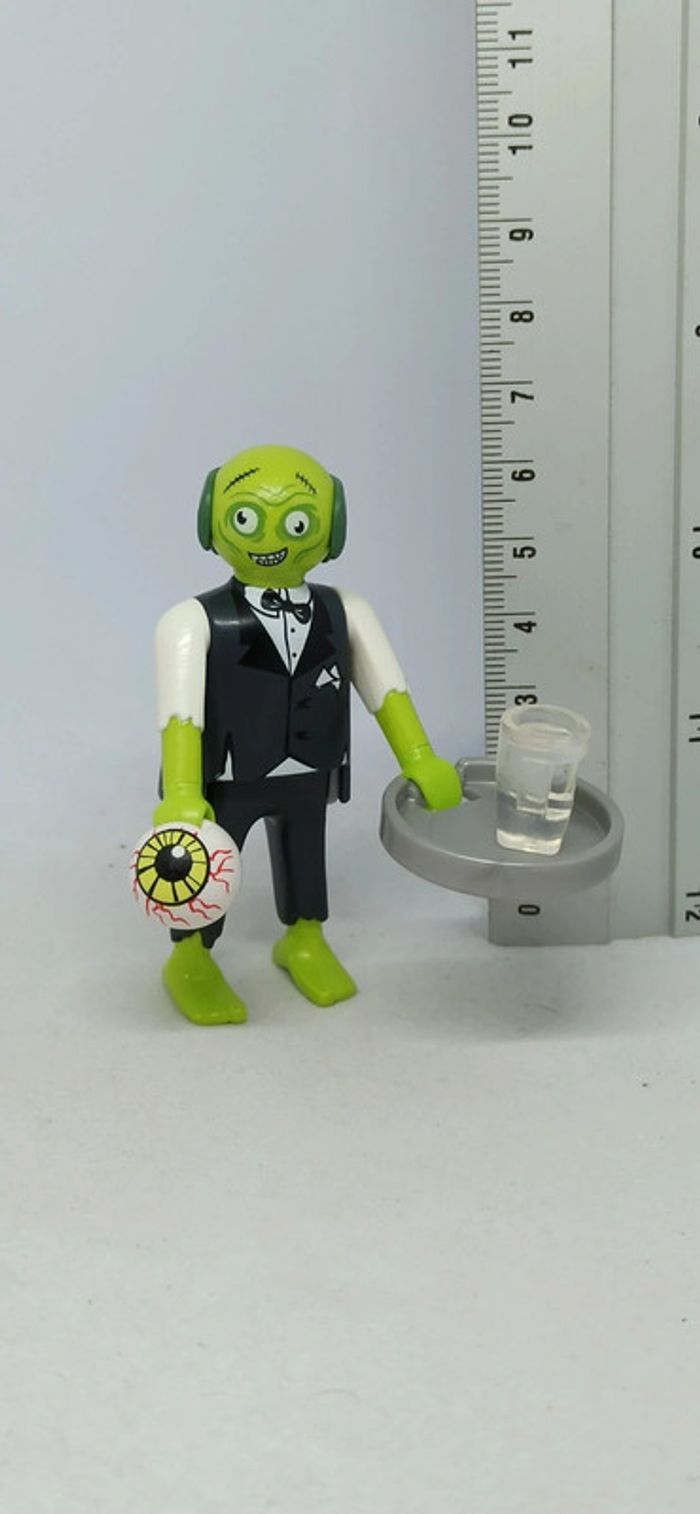 Homme zombie avec plateau playmobil