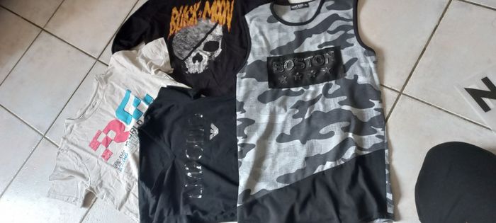Lot n°3 , 2 jean et 4 tee shirt - photo numéro 4