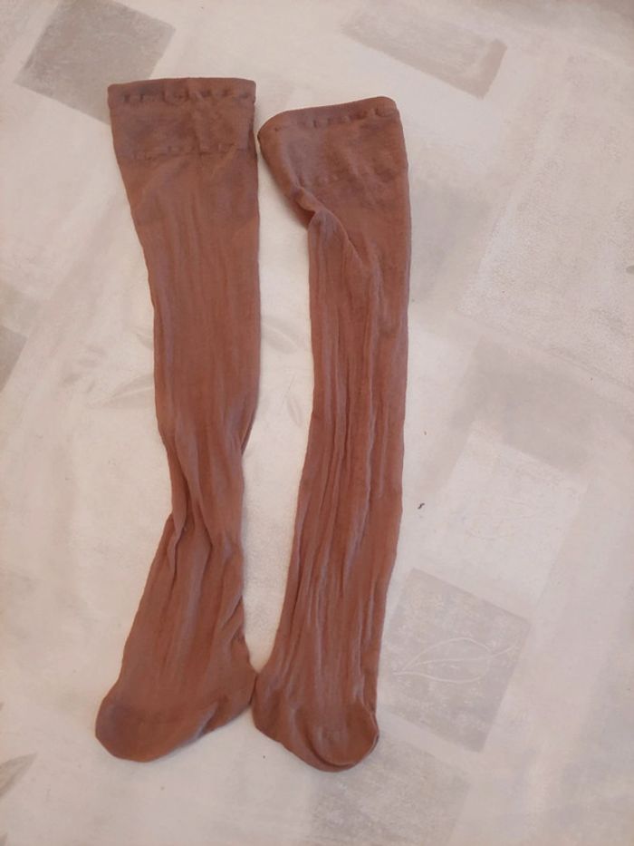 Mi-bas couleur chair