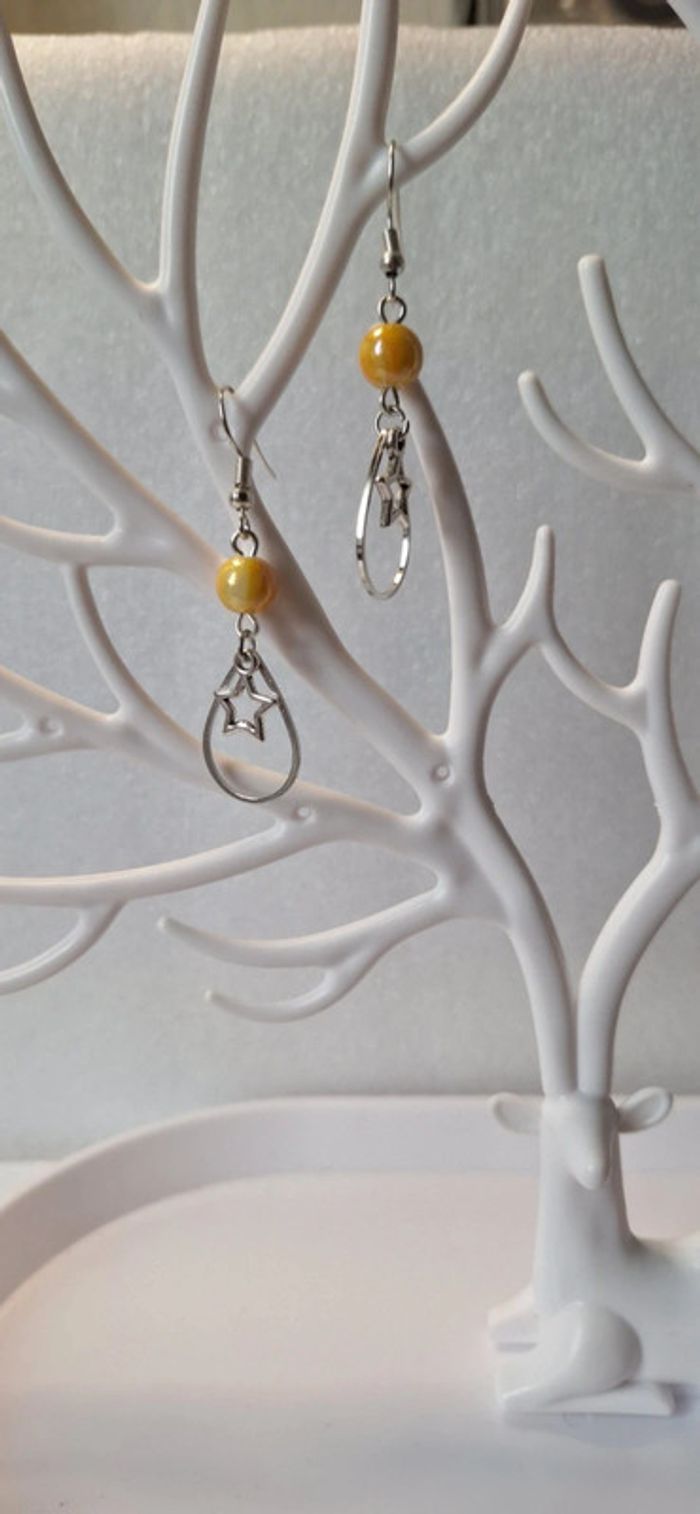 Boucles d’oreilles étoile & perle jaune - photo numéro 3