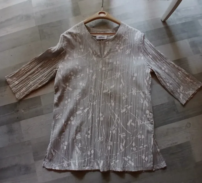 Tunique "AFIBEL" grise et blanche, TBE