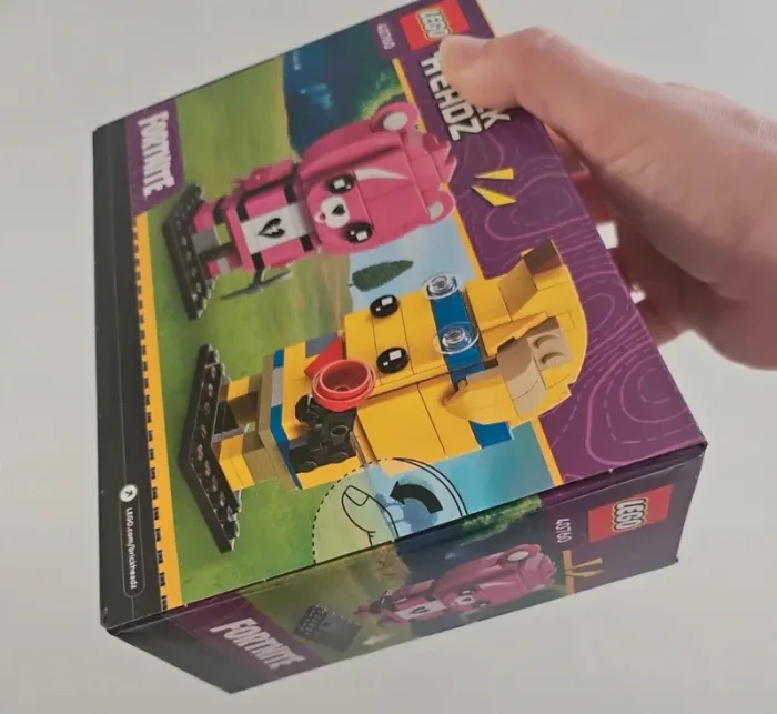 Lego Brickheadz 40760 Fornite Bananaventurier et l’experte des câlins - photo numéro 3