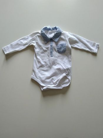 bodie body blanc avec petit col et poche garcon 1 mois