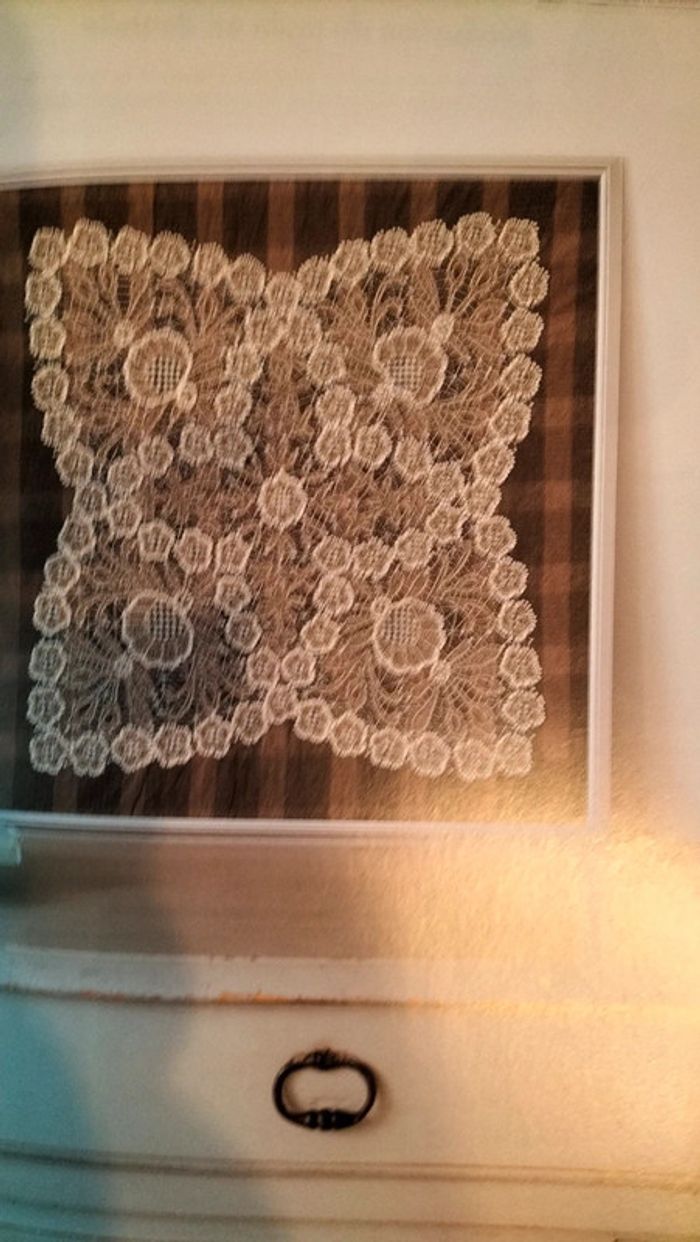 Fleurs appliquées &Mila en dentelles - photo numéro 9