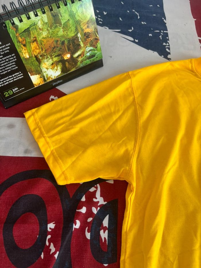 T-shirt Stussy Rework taille M/L jaune moutarde motif « araignée boule de billard n8 » - photo numéro 6
