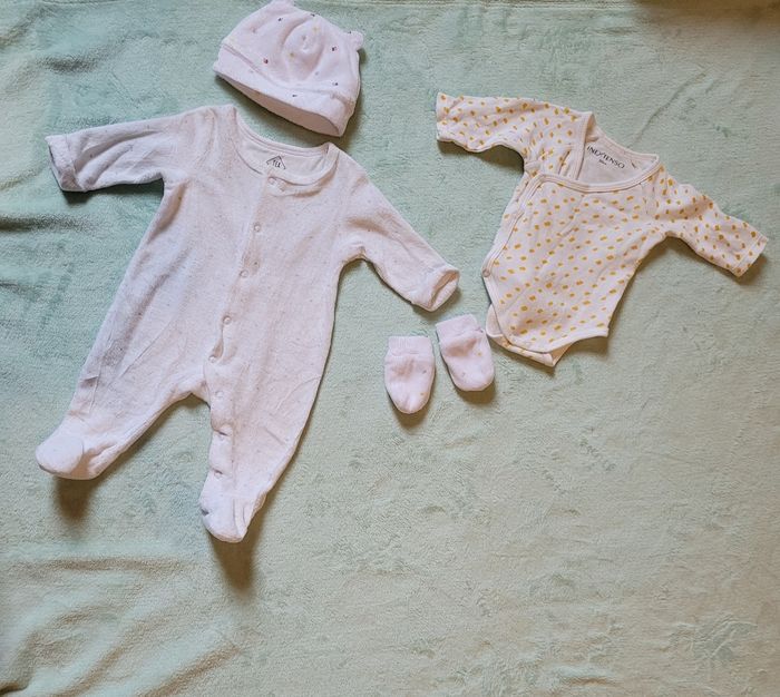 Lot pyjama body et accessoires bébé garçon 1mois - photo numéro 3