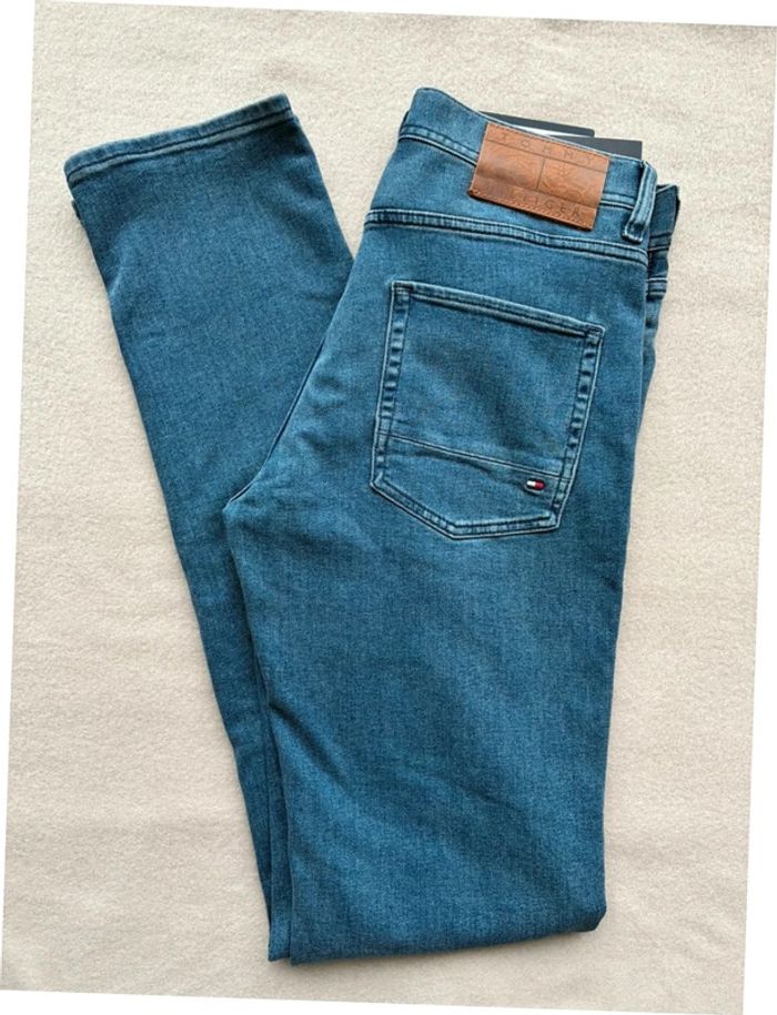 Jeans bleu foncé Tommy Hilfiger homme W30L34 denton straight neuf avec étiquette - photo numéro 3