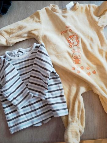 Pyjama jaune clair + petit pull léger