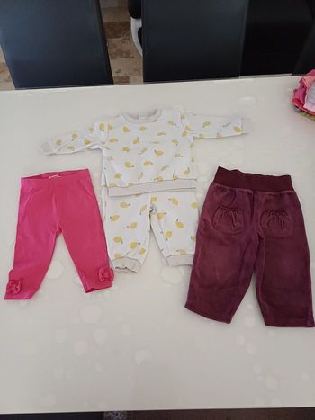 Lot de pantalon fille taille 9 mois
