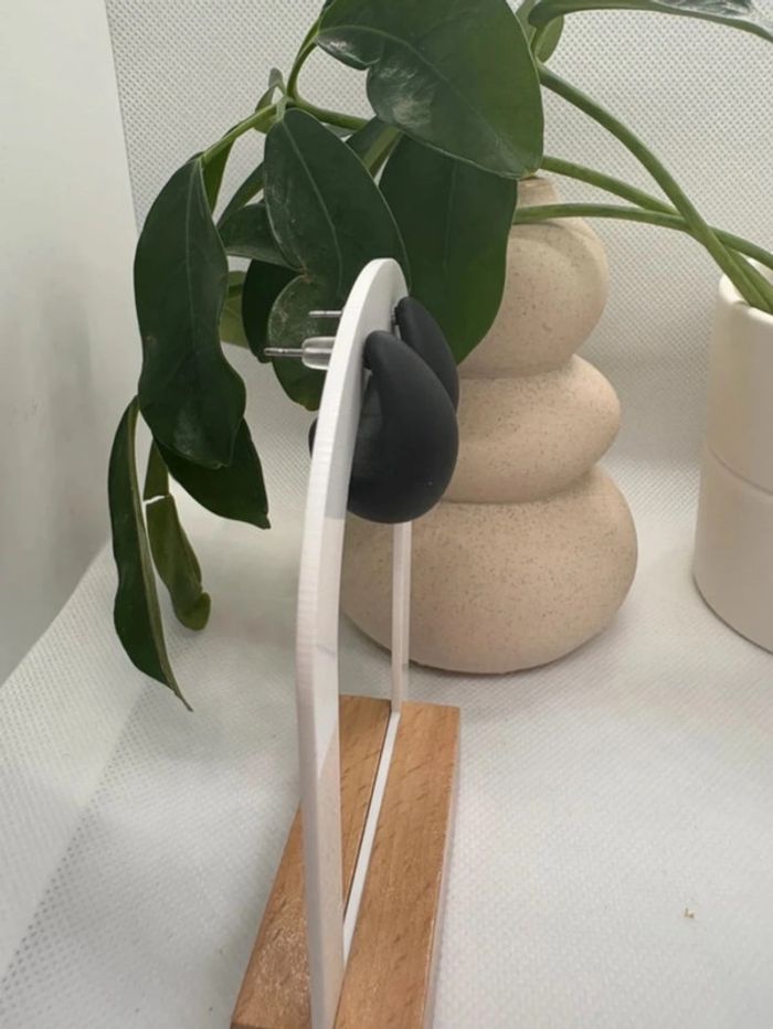 Boucle d'oreille goutte d'eau tendance - photo numéro 3