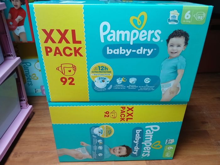 Lot 2 cartons couches pampers XXL T6  2×92 couches