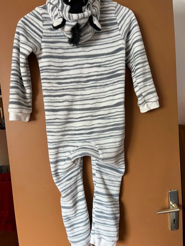 Combi pyjama taille 6/8 ans, 128 cm - photo numéro 3