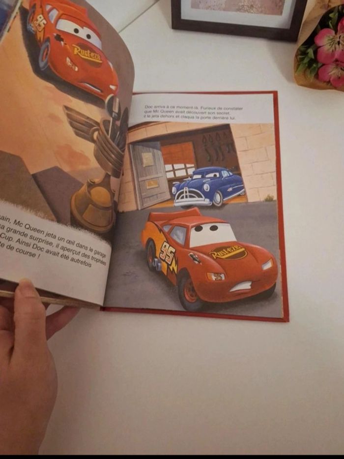 Livre Disney cars très bon état - photo numéro 3