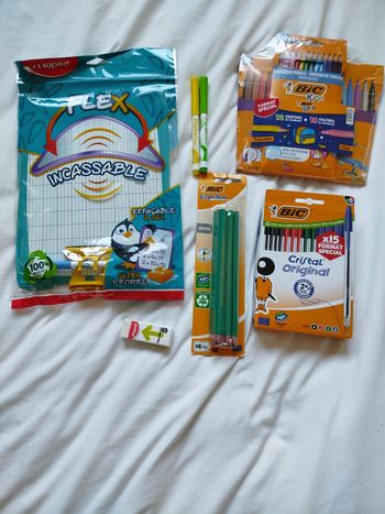 Lot fournitures