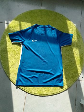 Tee-shirt bleu Nike taille 13 ans