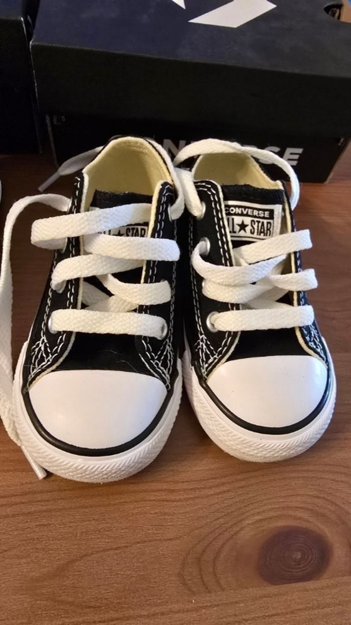 (Mises 1h!!!) 🥰🤩 baskets CONVERSES Pointure 22 unisex 🤩🥰 - photo numéro 2