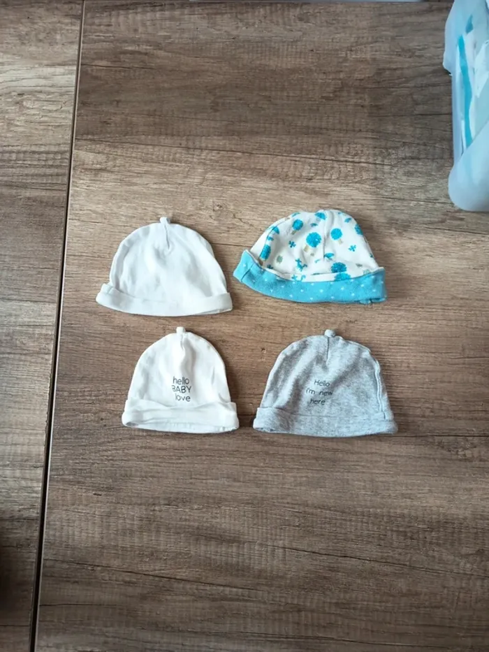 Lot bonnet de naissance