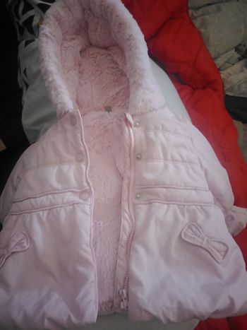 Doudoune rose  avec moufles 