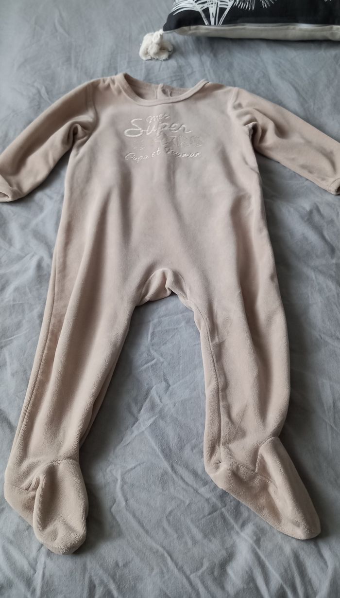 Lot 2 pyjamas 18 mois - photo numéro 6