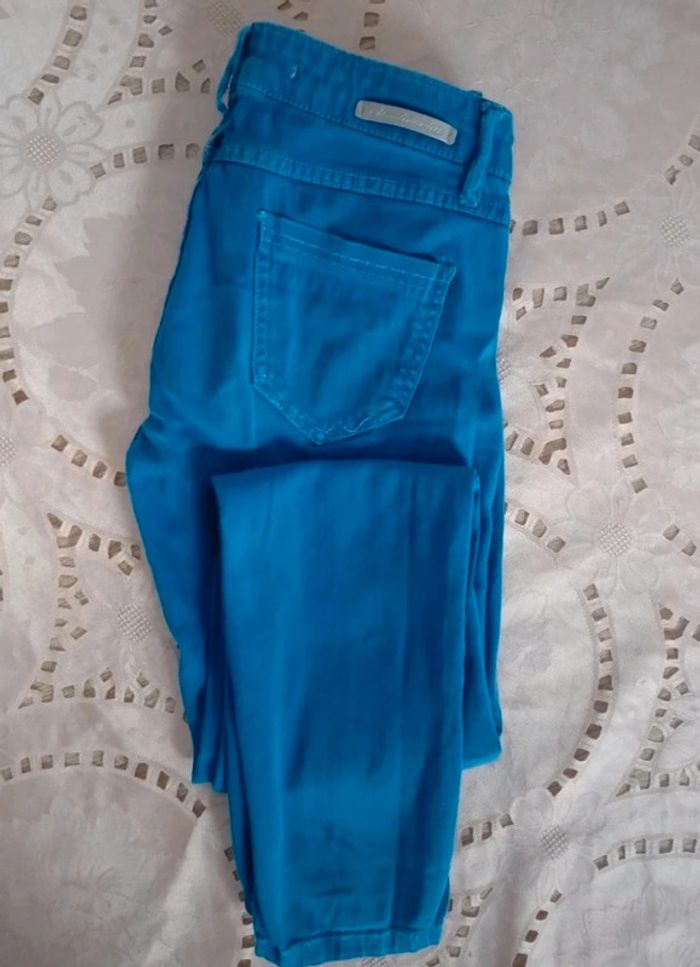 Jean Bershka taille 38-M 💖 - photo numéro 2