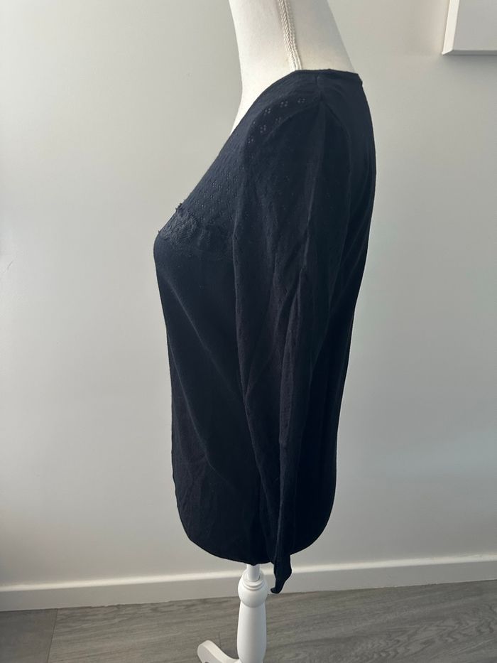 Pull fin noir broderies dentelle H&M T38 M - photo numéro 3