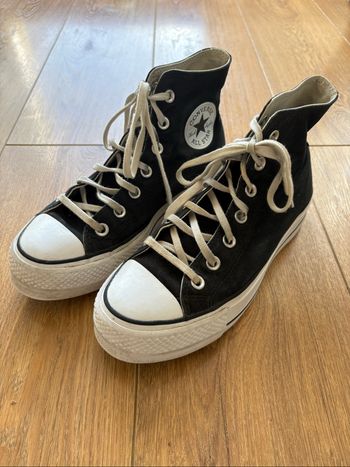 Converses à plate-forme montantes