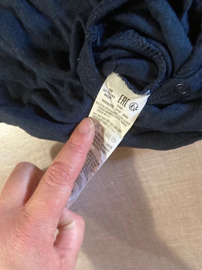 👶 Body bébé bleu marine manches courtes Kiabi - Taille 9M - photo numéro 3