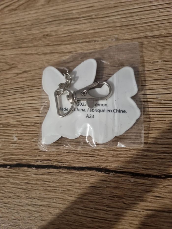 porte clé pokémon avec pikachu et givrali - photo numéro 2