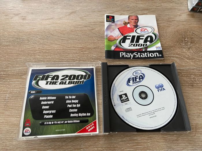 Fifa 2000 ps1 - photo numéro 2
