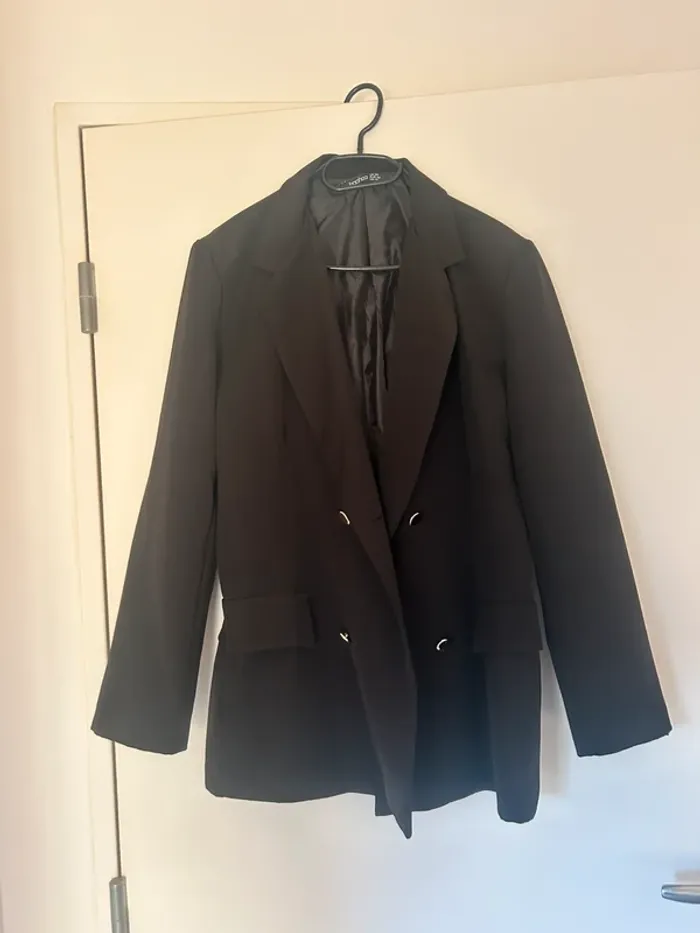 Magnifique blazer boohoo taille 48