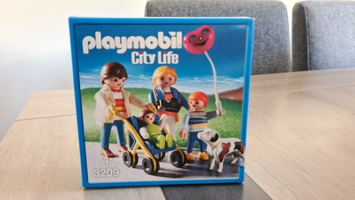 Playmobil 3209 - Famille et poussette.