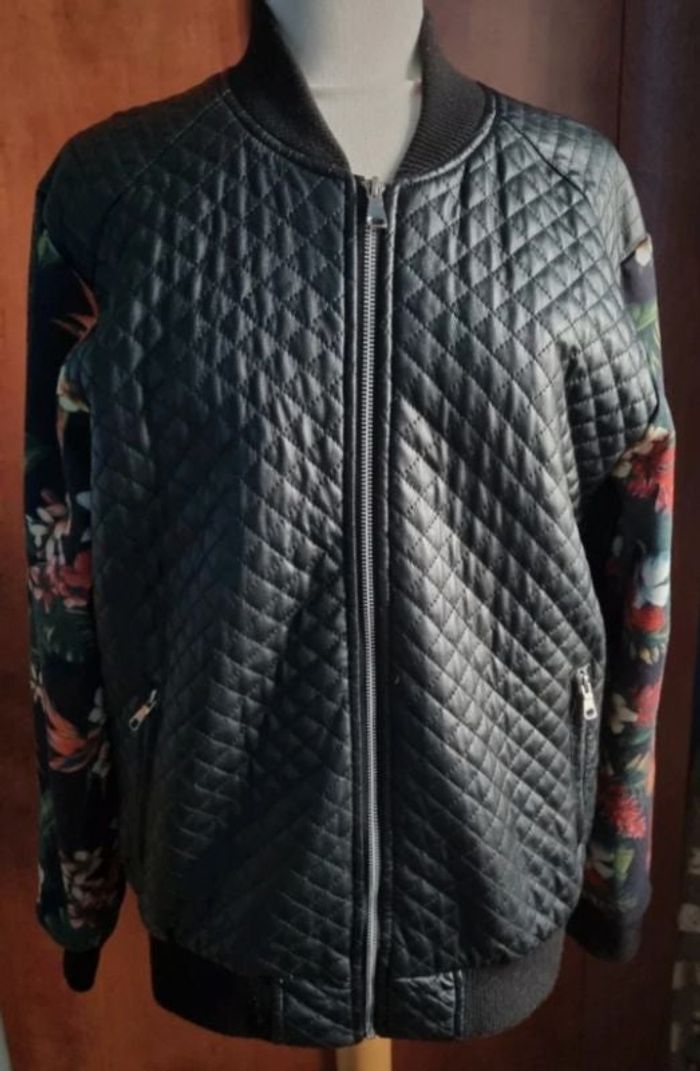 Veste noir avec imprimé fleurs sur les manches 2xl mixte