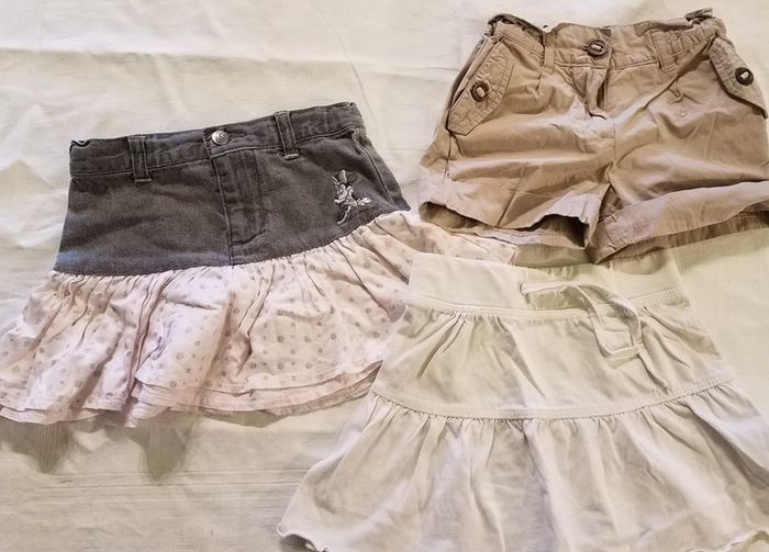 Lot jupes 4 ans