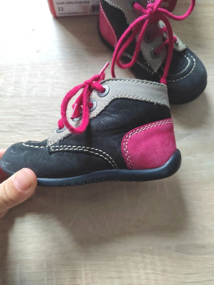 Kickers taille 22 bonbon noir gris fushia ☺️ très bon état général #kickers #kickersfille - photo numéro 3