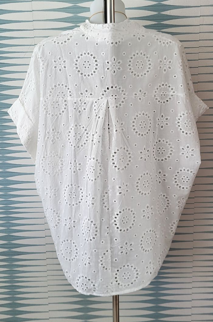 Chemise/blouse en dentelle blanche manches courtes neuve avec étiquette TU (44/48) Z Studio - photo numéro 2