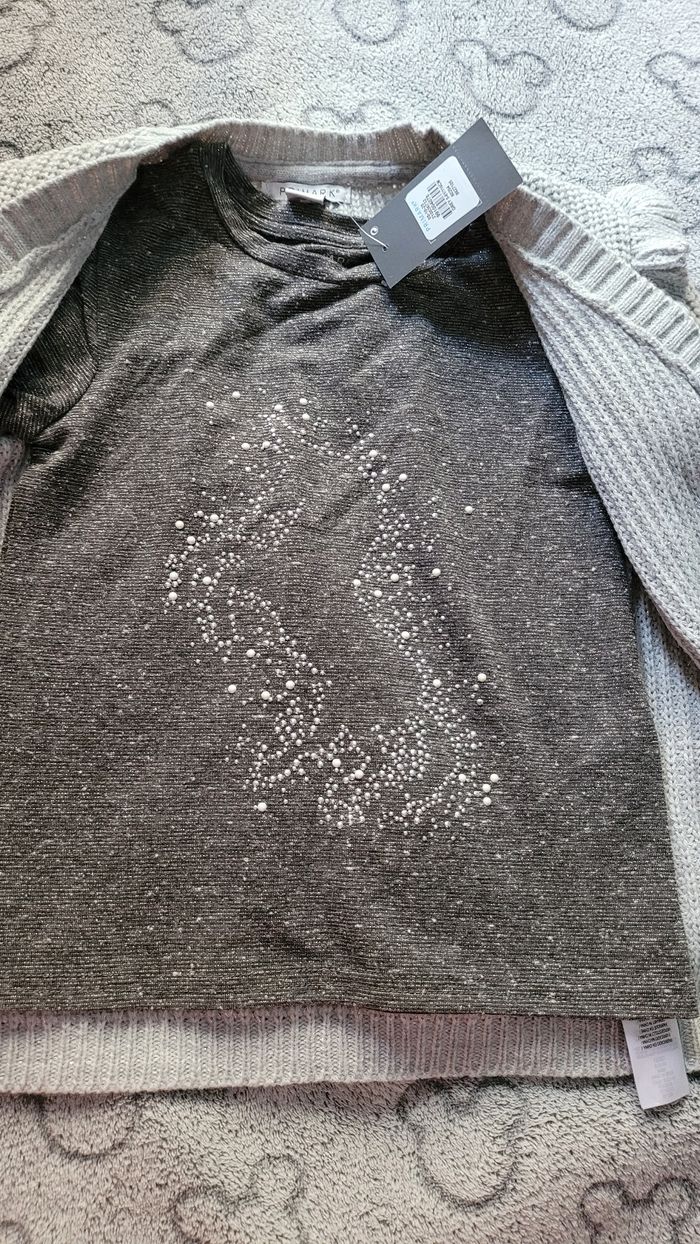 Tee shirt ML + gilet 5/6ans - photo numéro 3