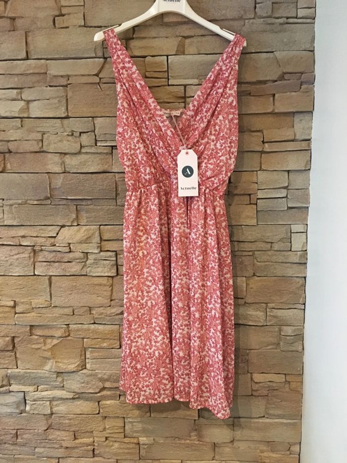 Jolie robe 42-44 en bleu ou corail - photo numéro 10