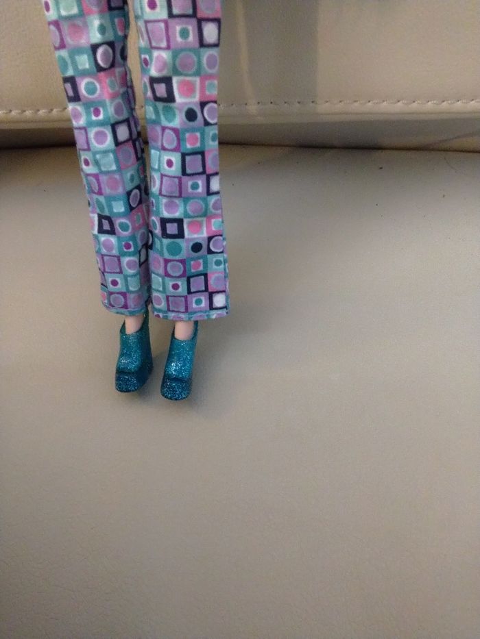 Poupée barbie en super etat - photo numéro 4