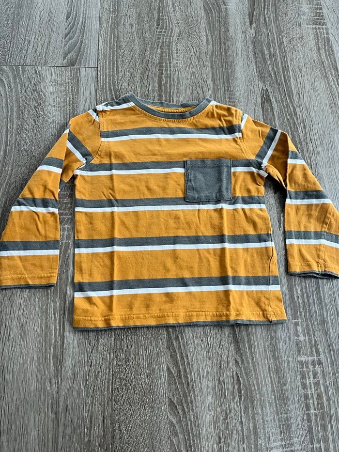 Lot de 7 vêtements garçon 5 ans - photo numéro 5