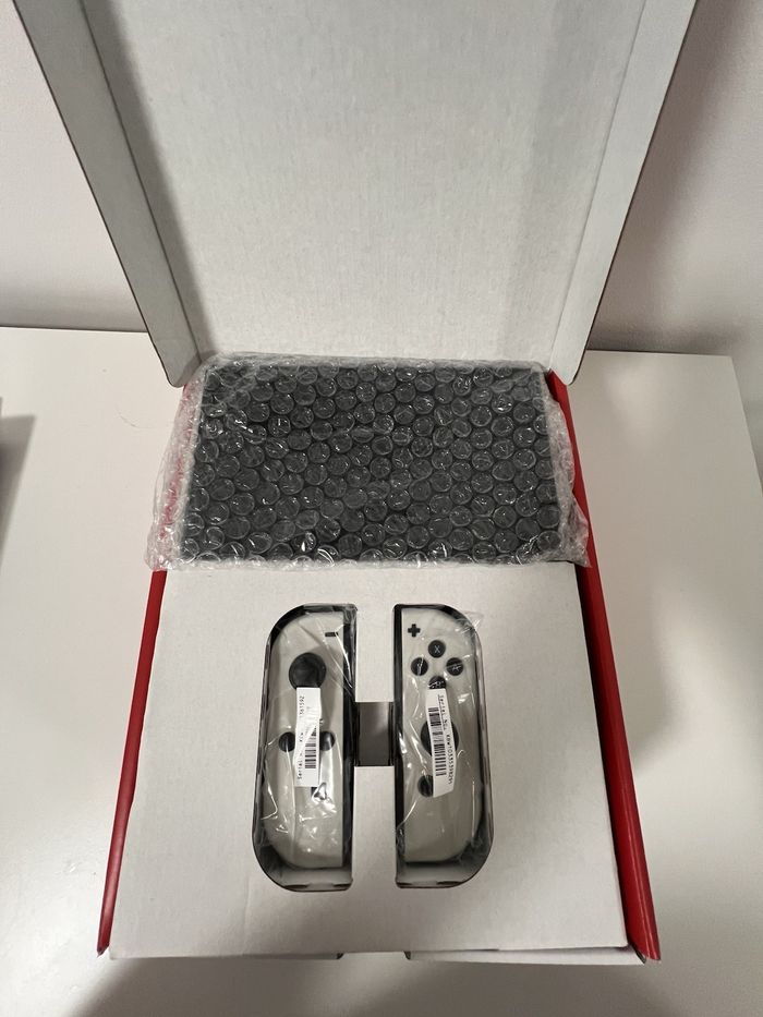 Nintendo Switch 32 Go - photo numéro 2