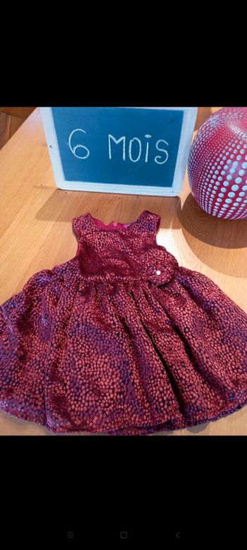 Robe Orchestra taille 6 mois en très bon état