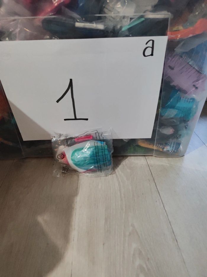 Figurine McDonald's véhicule style lego /.