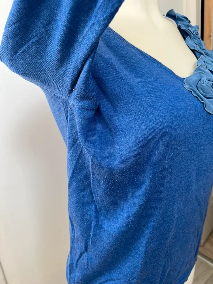 Pull avec fleurs - photo numéro 3